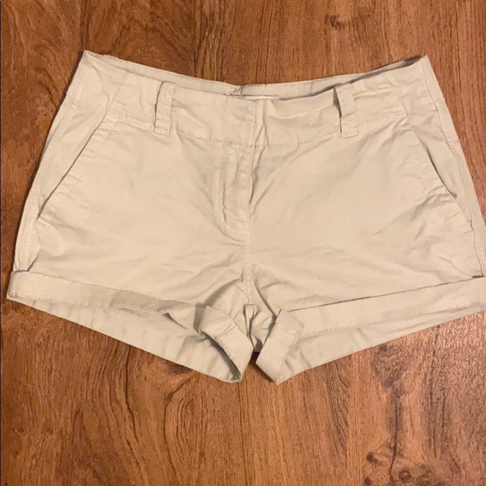 Vineyard Vines stone colored short shorts